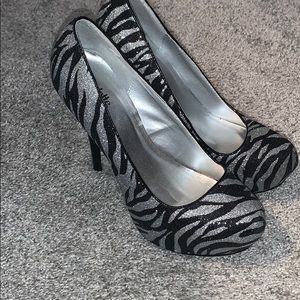 Zebra glitter 5” heels